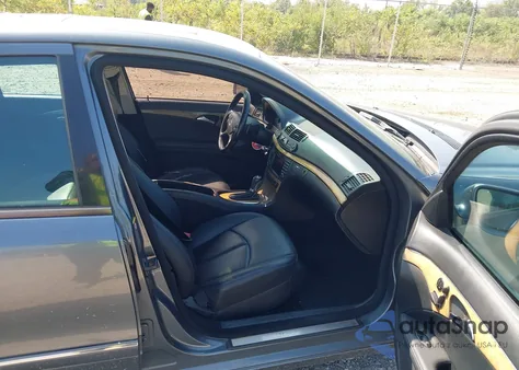 2009 Mercedes-Benz E 350 4Matic z USA, uszkodzony, nr VIN WDBUF87X49B384656